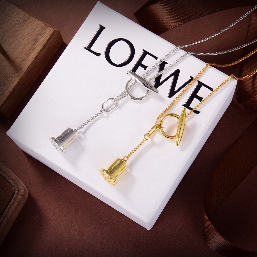 Loewe Necklace 项链