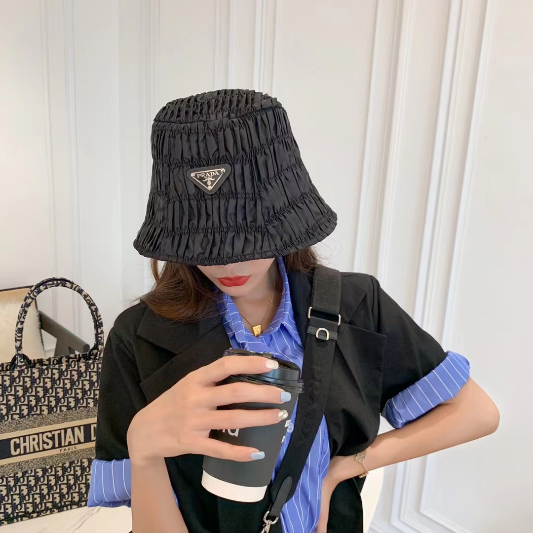 Prada Bucket Hat 渔夫帽