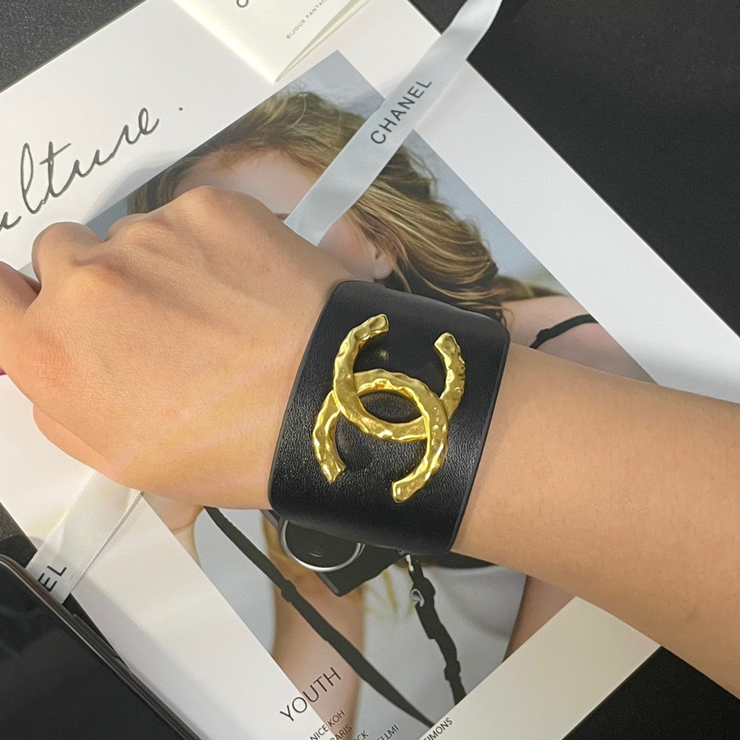 Chanel Bangle 手环