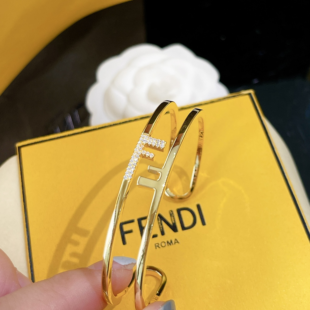 Fendi Bangle 手镯