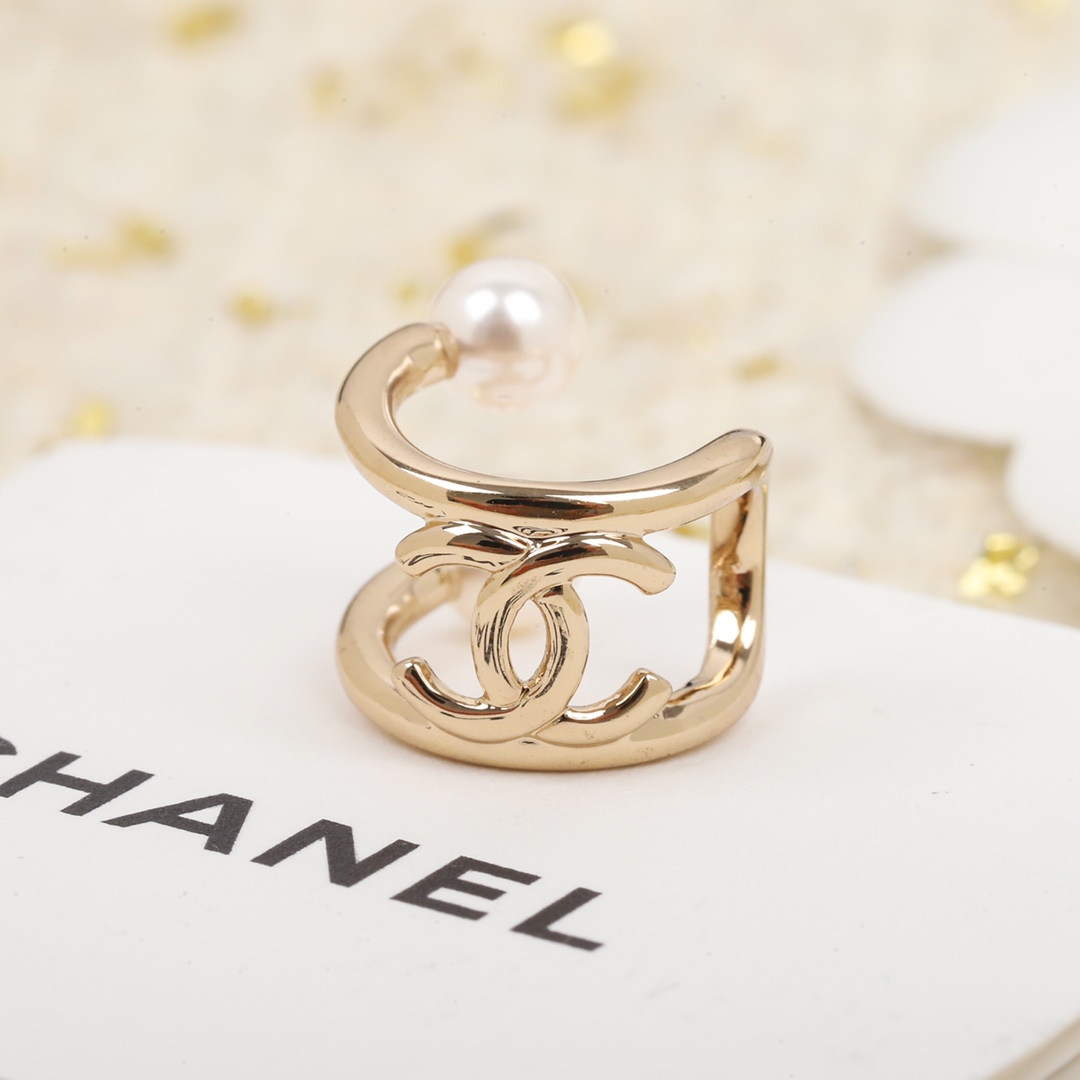 Chanel earrings 耳环