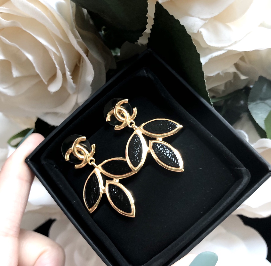 Chanel earrings 耳环