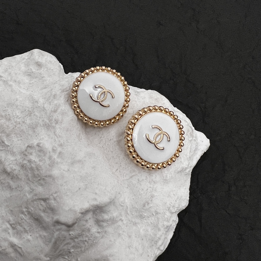 Chanel earrings 耳环