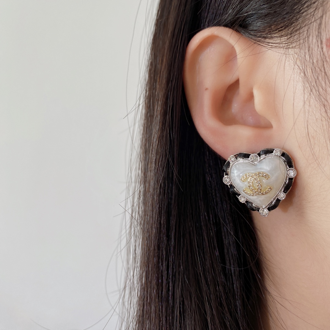Chanel earrings 耳环