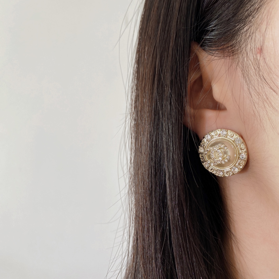 Chanel earrings 耳环