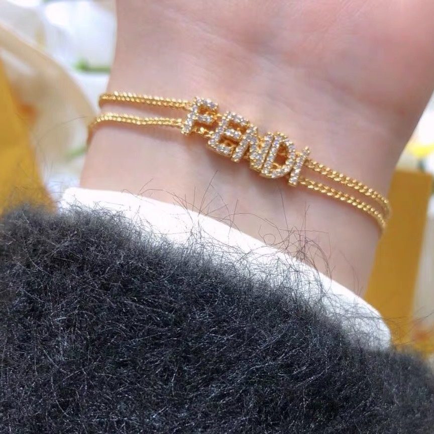 Fendi bracelet 手链