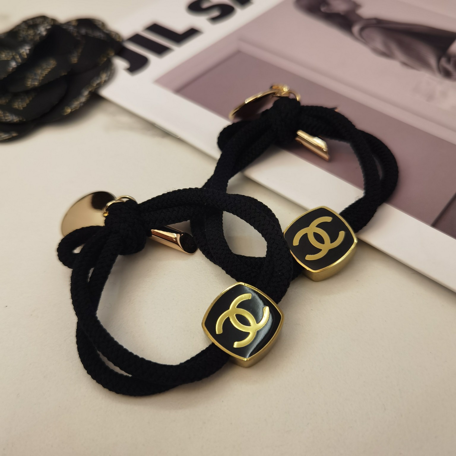 Chanel hairband 发圈