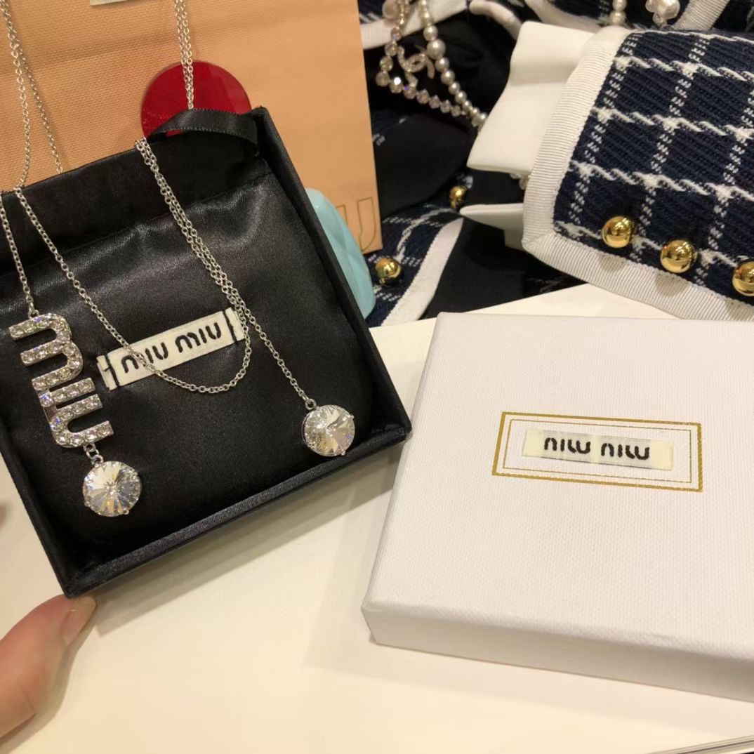 Miu Miu earrings 耳环