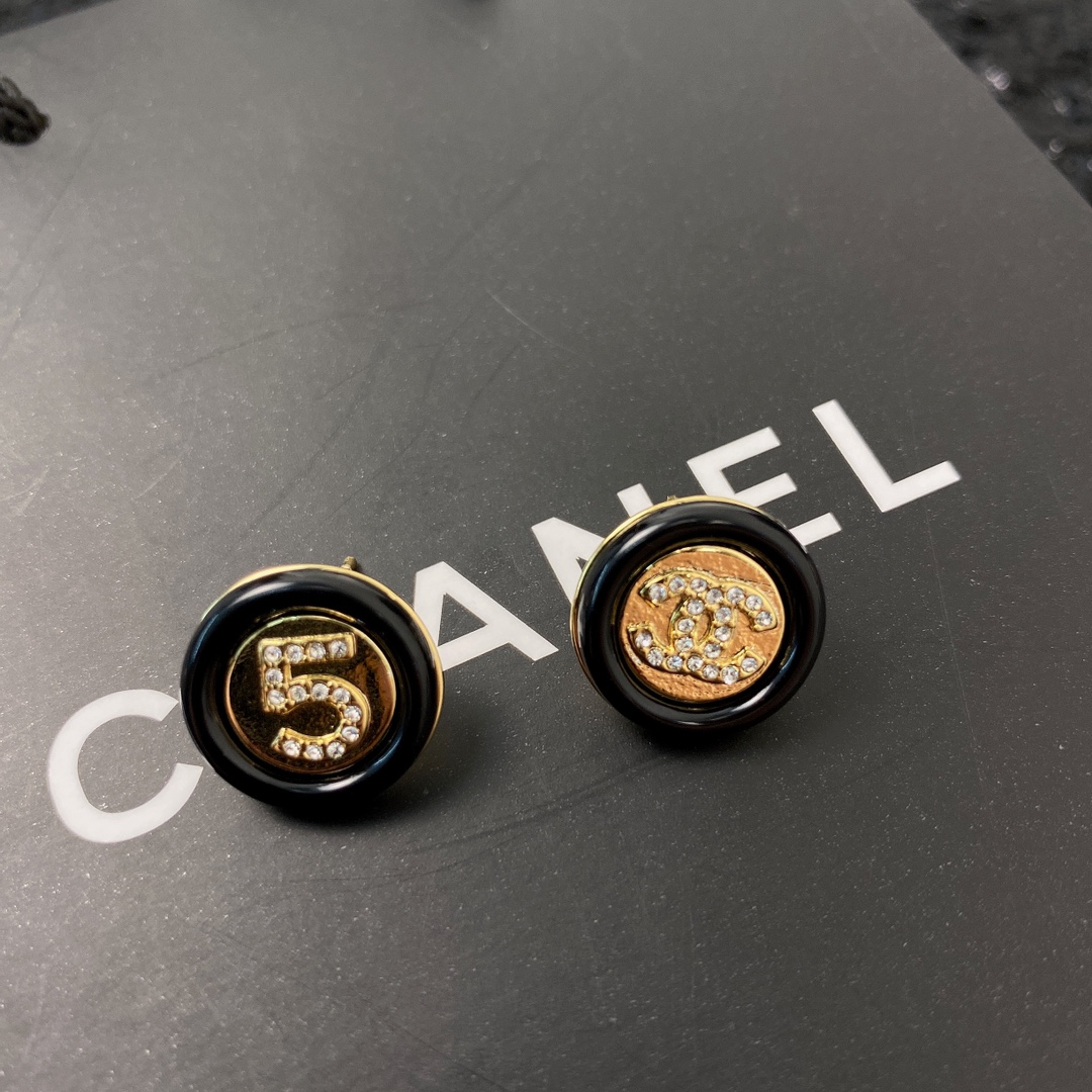 Chanel earrings 耳环