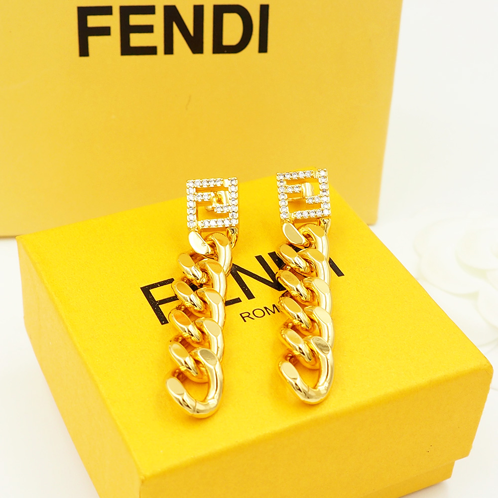 Fendi earrings 耳环