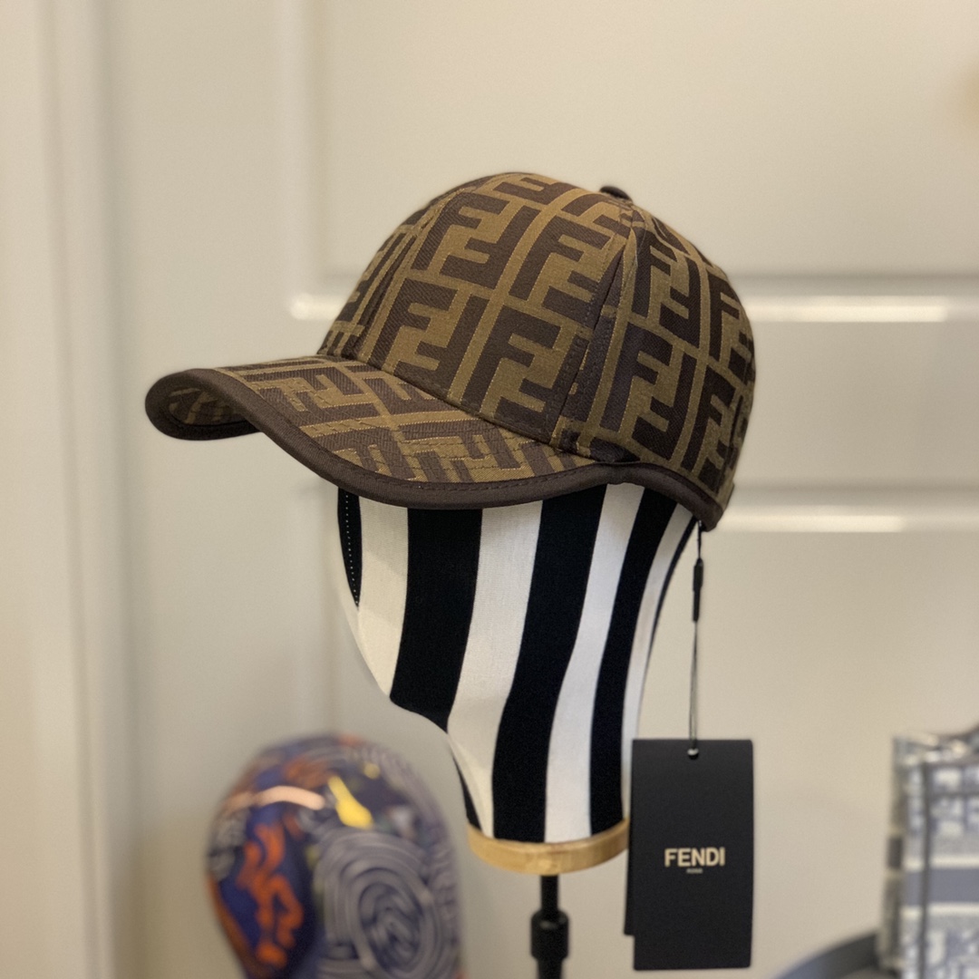 Fendi cap 棒球帽