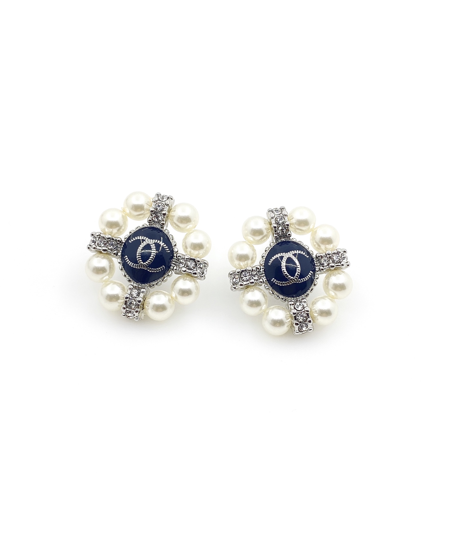 Chanel earrings 耳环