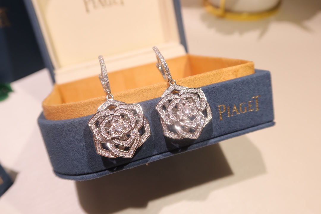 Piaget earrings 耳环