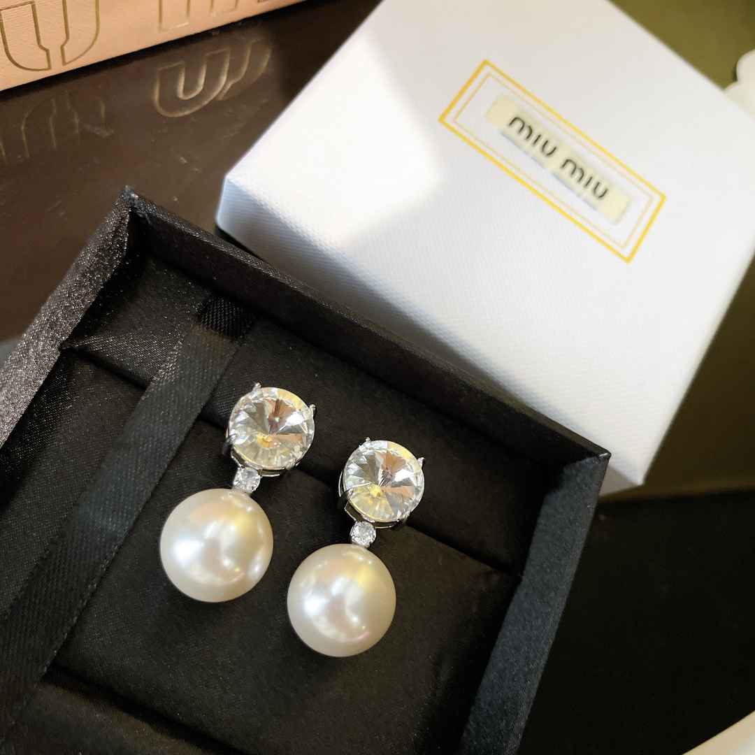 Miu Miu earrings 耳环