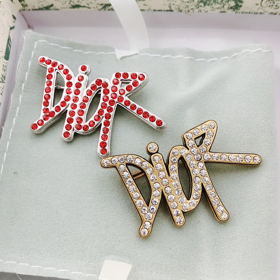 Dior brooch 胸针