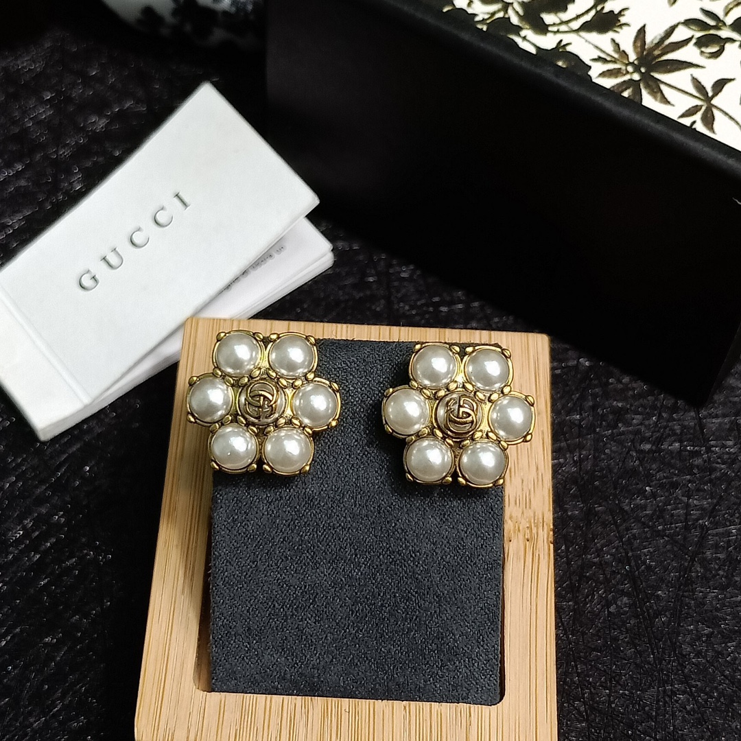 Gucci earrings 耳环