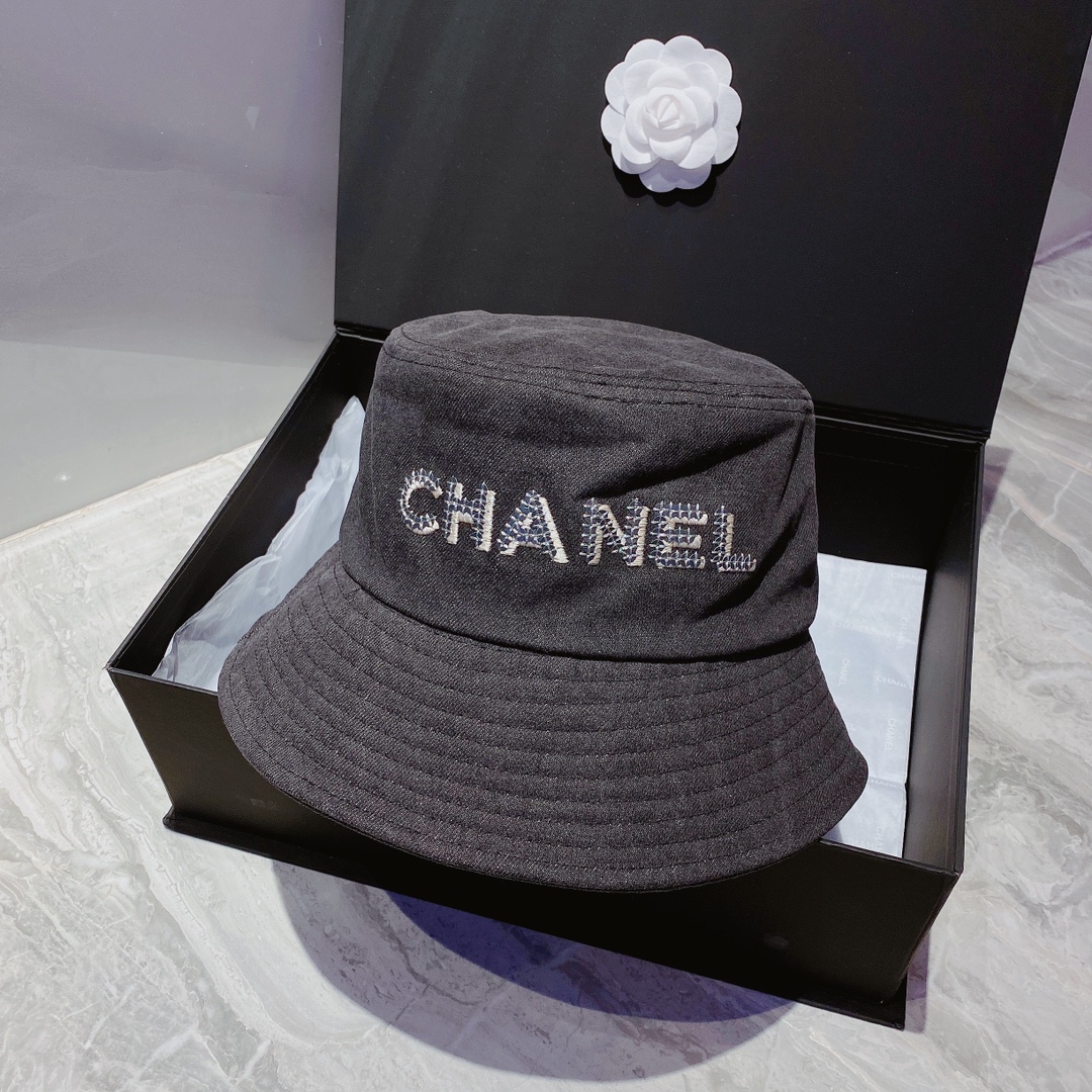 Chanel bucket hat