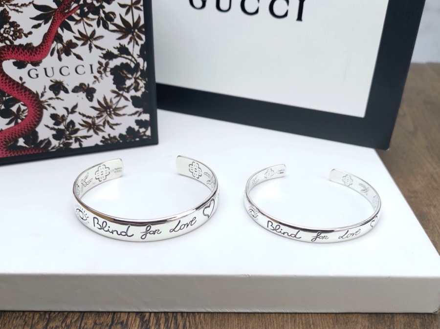 Gucci bangle