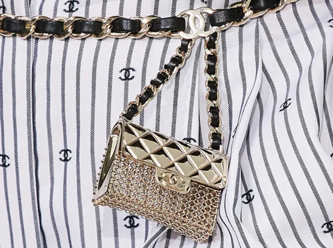Chanel Airpods belt long necklace
