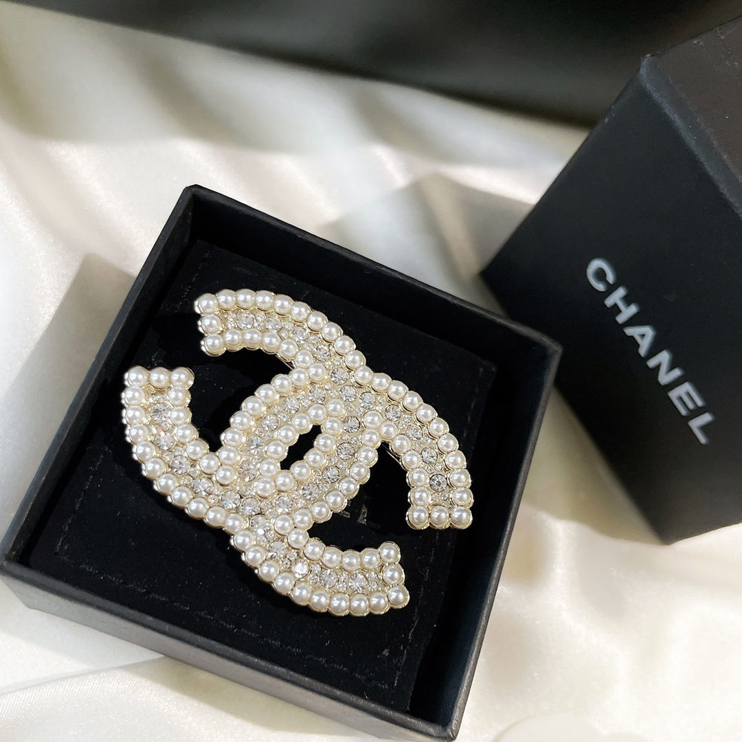 Chanel pin brooch