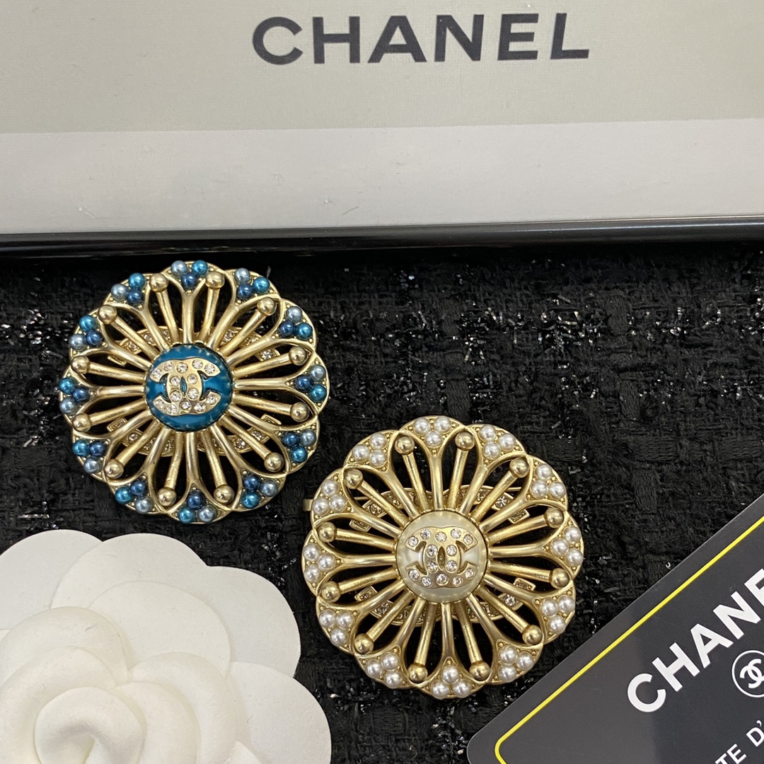 Chanel pin brooch