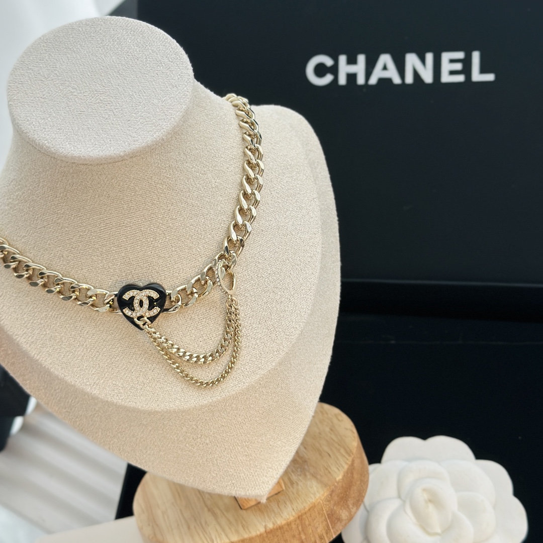 Chanel choker necklace