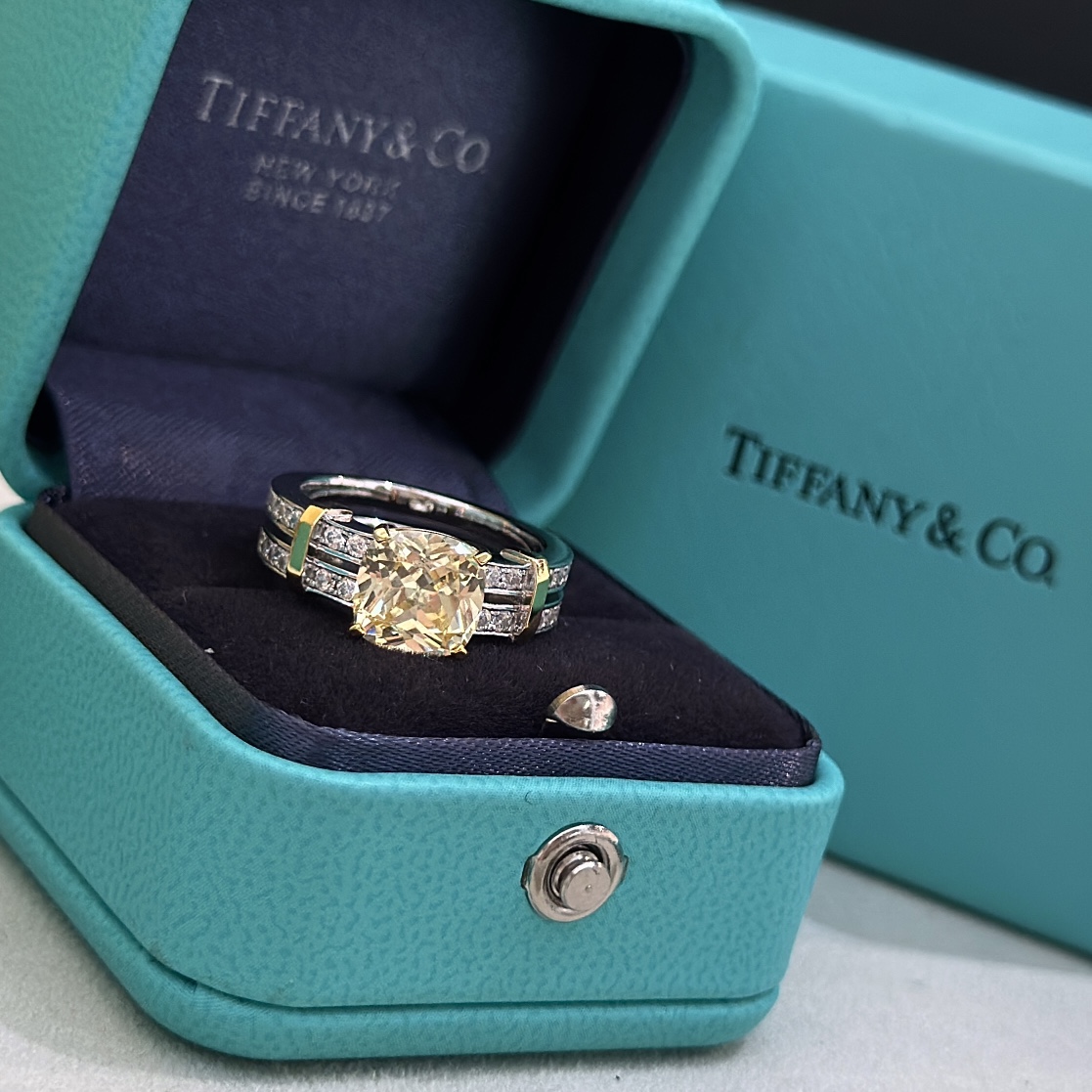 Tiffany & co edge ring