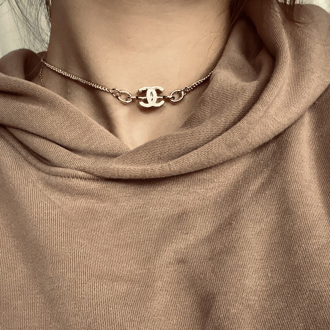 Chanel choker necklace