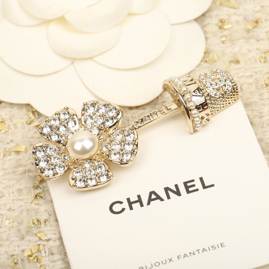 Chanel pin & brooch