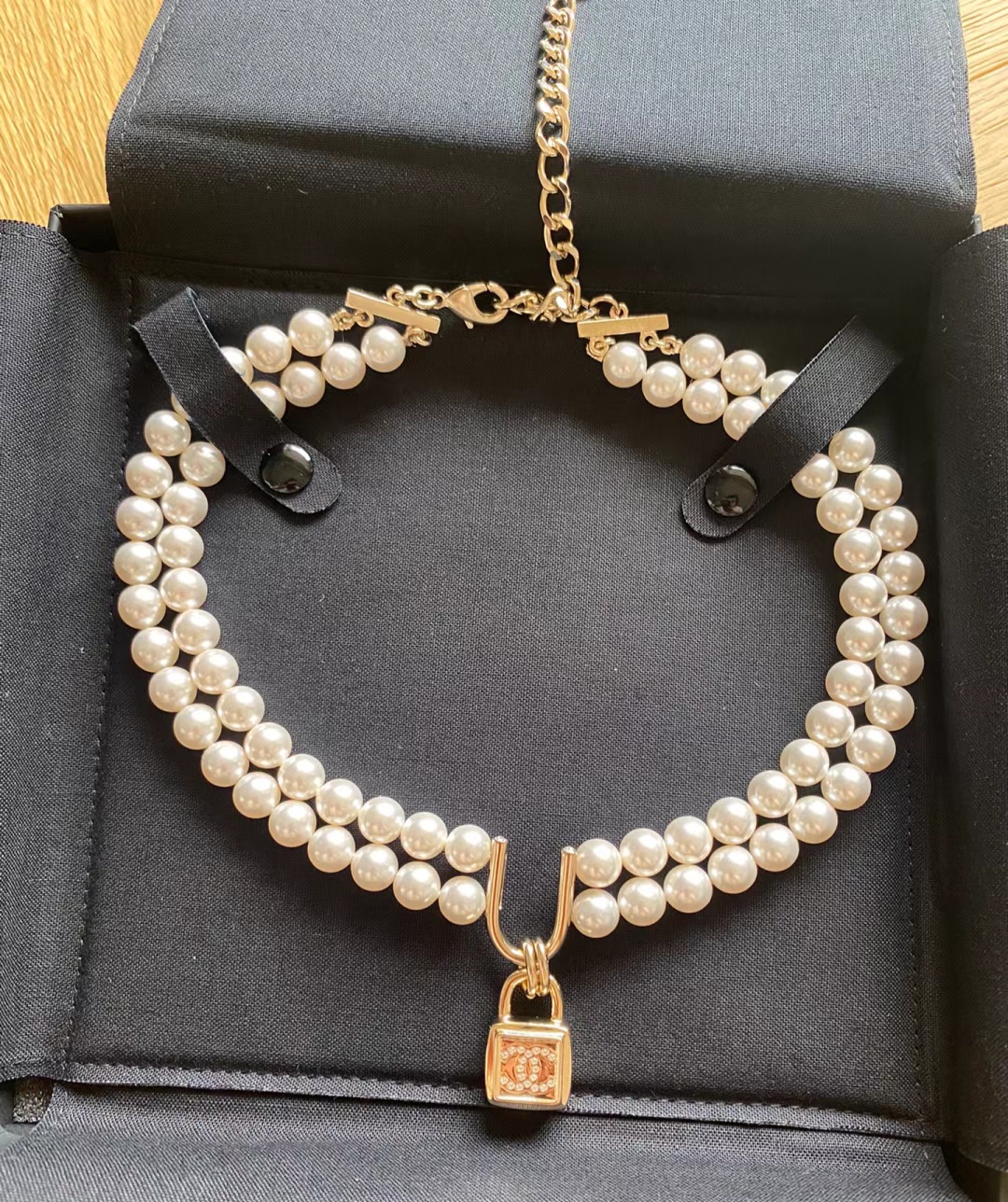 Chanel choker necklace