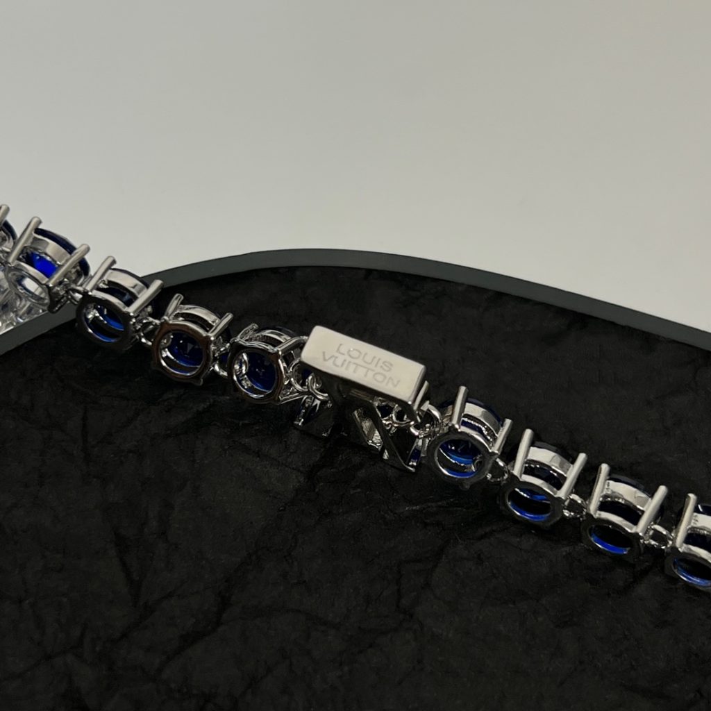 Louis Vuitton M1062M LV Crystal Bracelet