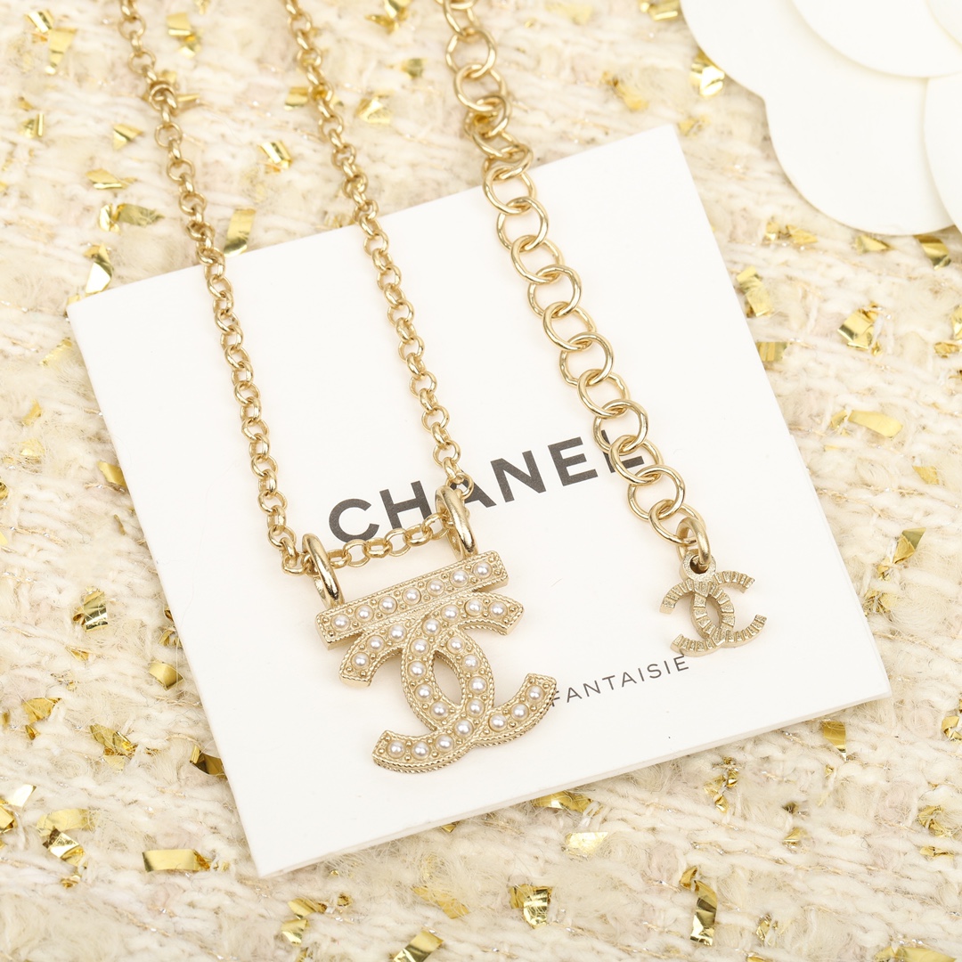 Chanel choker necklace