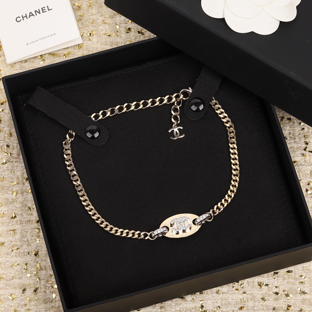 Chanel choker necklace