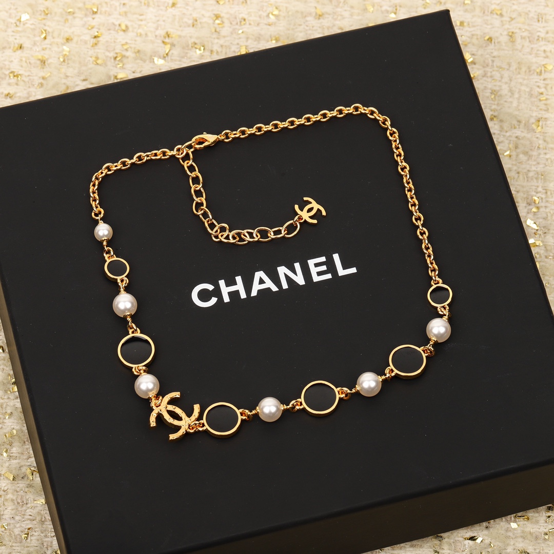 Chanel choker necklace