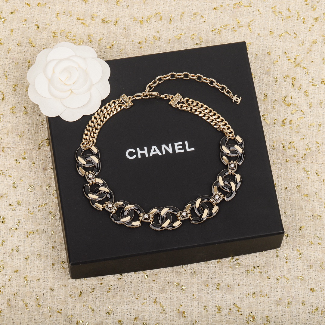Chanel choker necklace