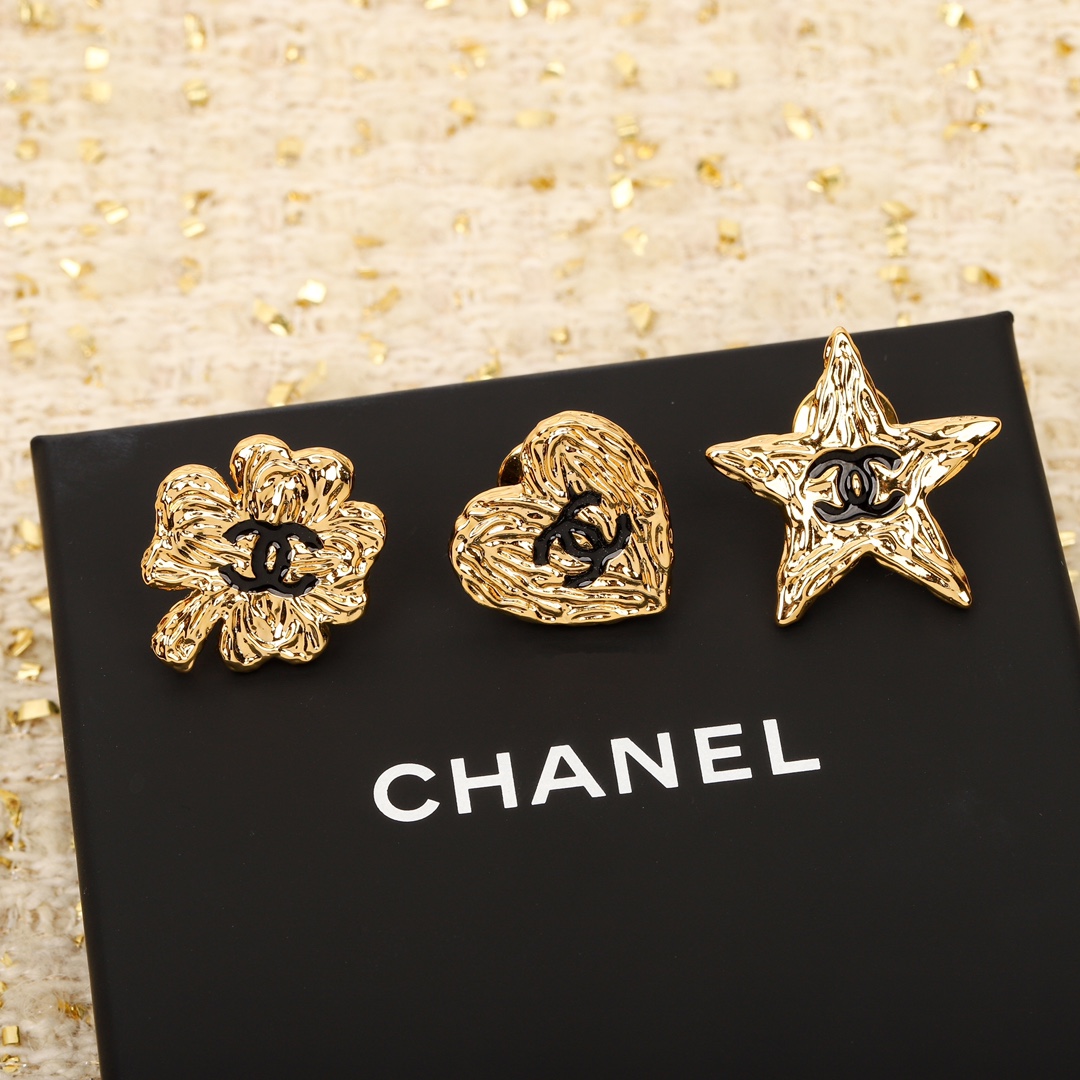 Chanel pin & brooch