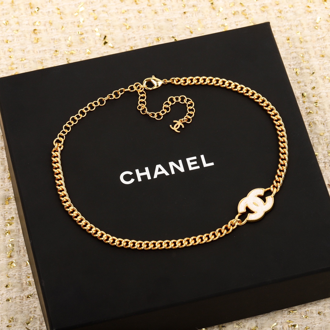 Chanel choker necklace