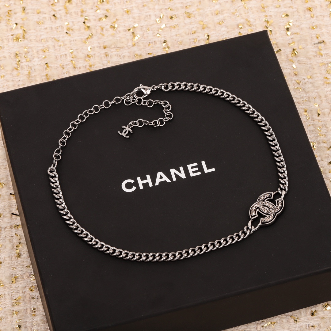 Chanel choker necklace
